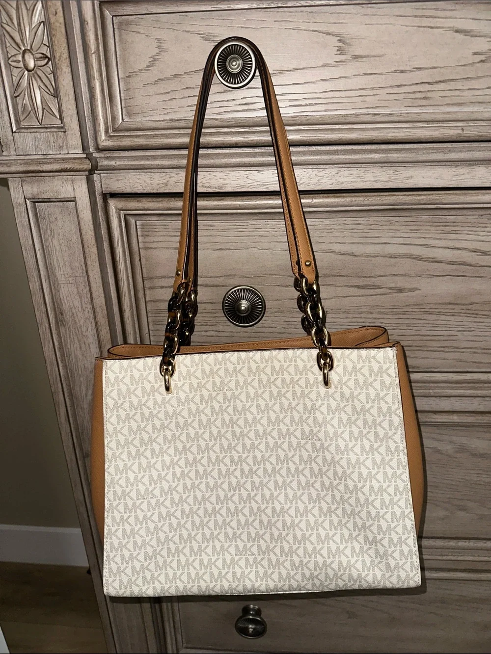 AUTHENTIC Michael Kors Ivory Signature Tote with Tan Trim WELL LOVED